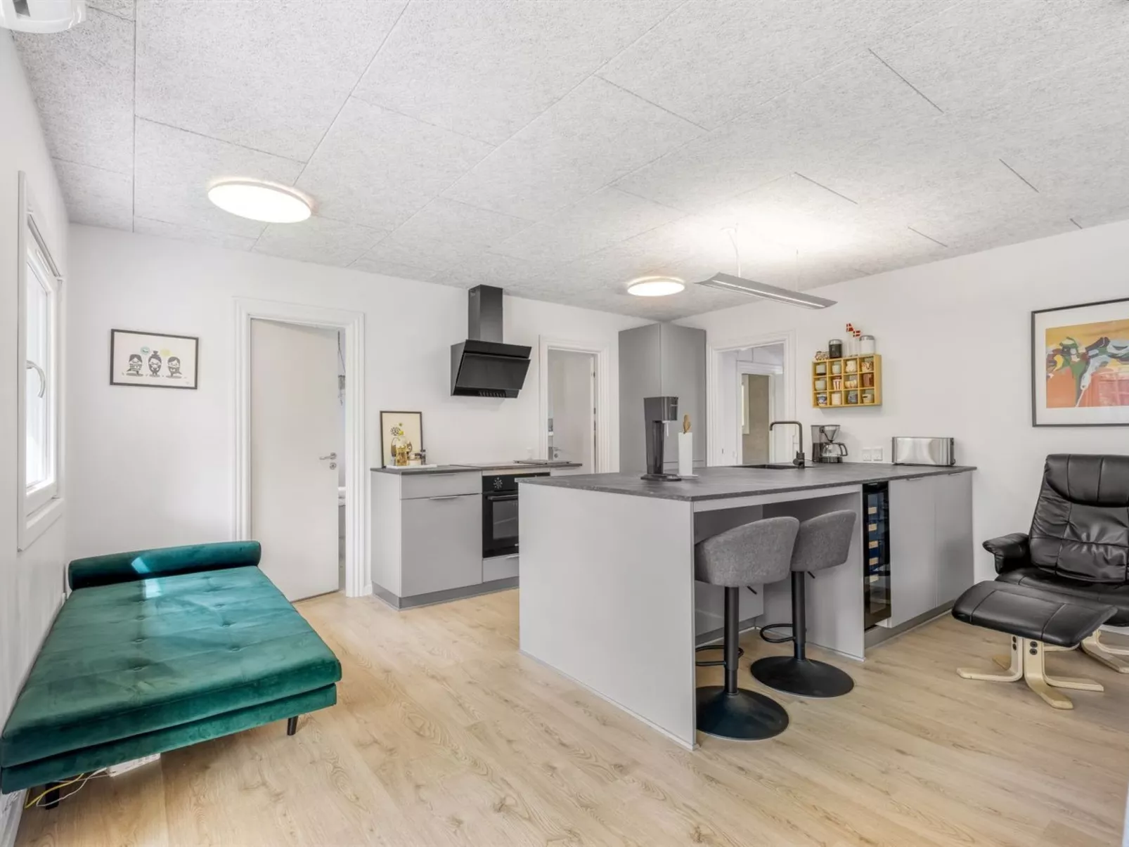 "Anabela" -  from the sea-Binnen