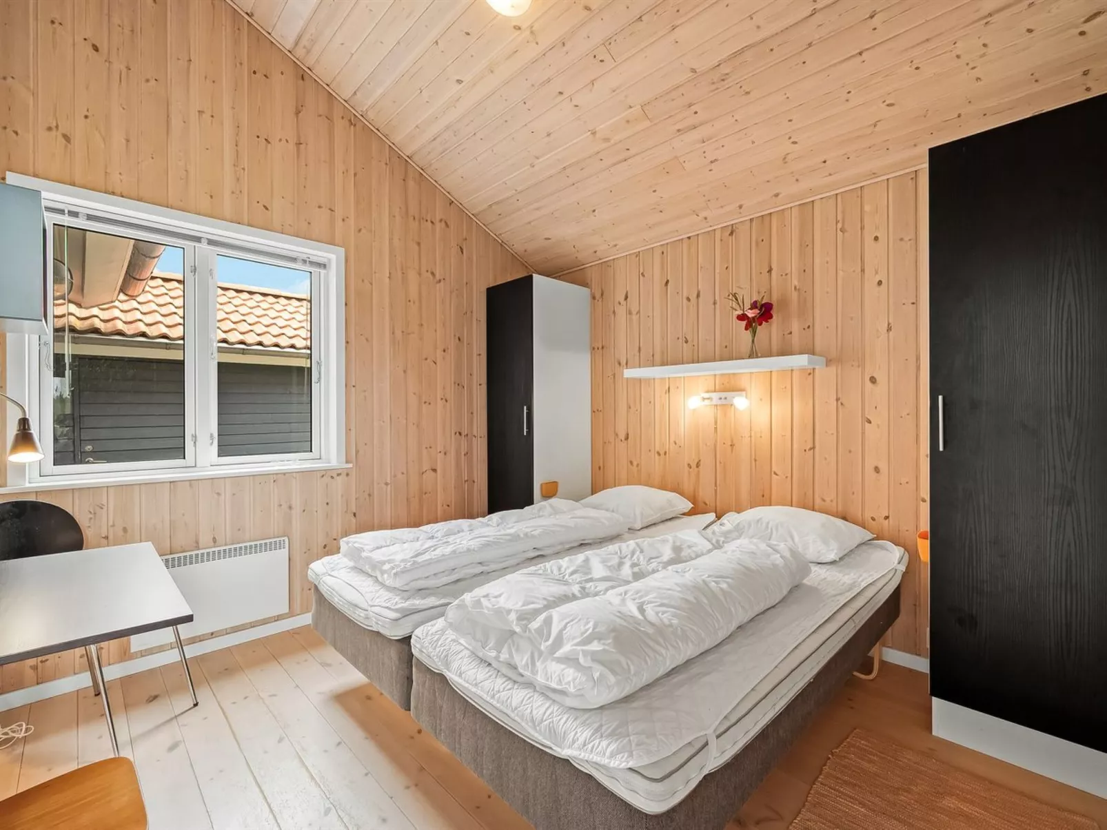 "Felicita" -  from the sea-Binnen