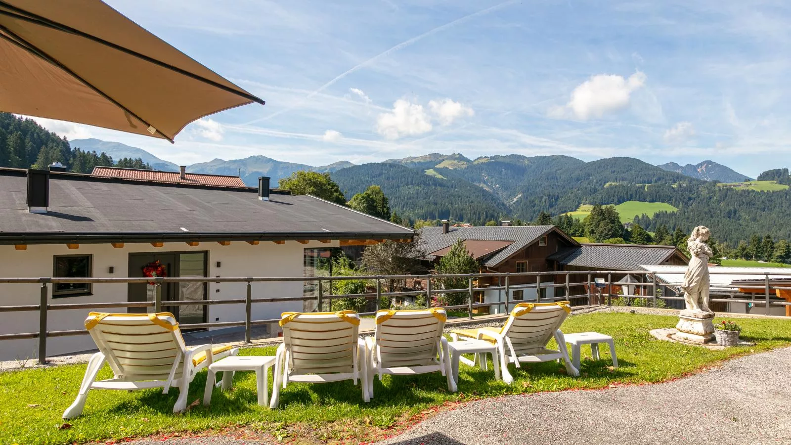 Landhaus Marchfeld Top 4-Terrasbalkon