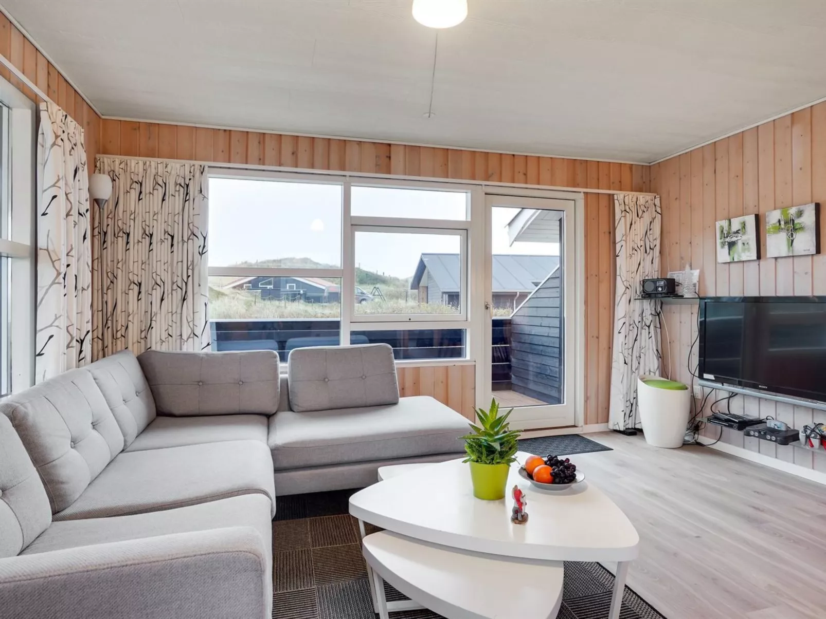 "Veetrikki" -  from the sea-Binnen