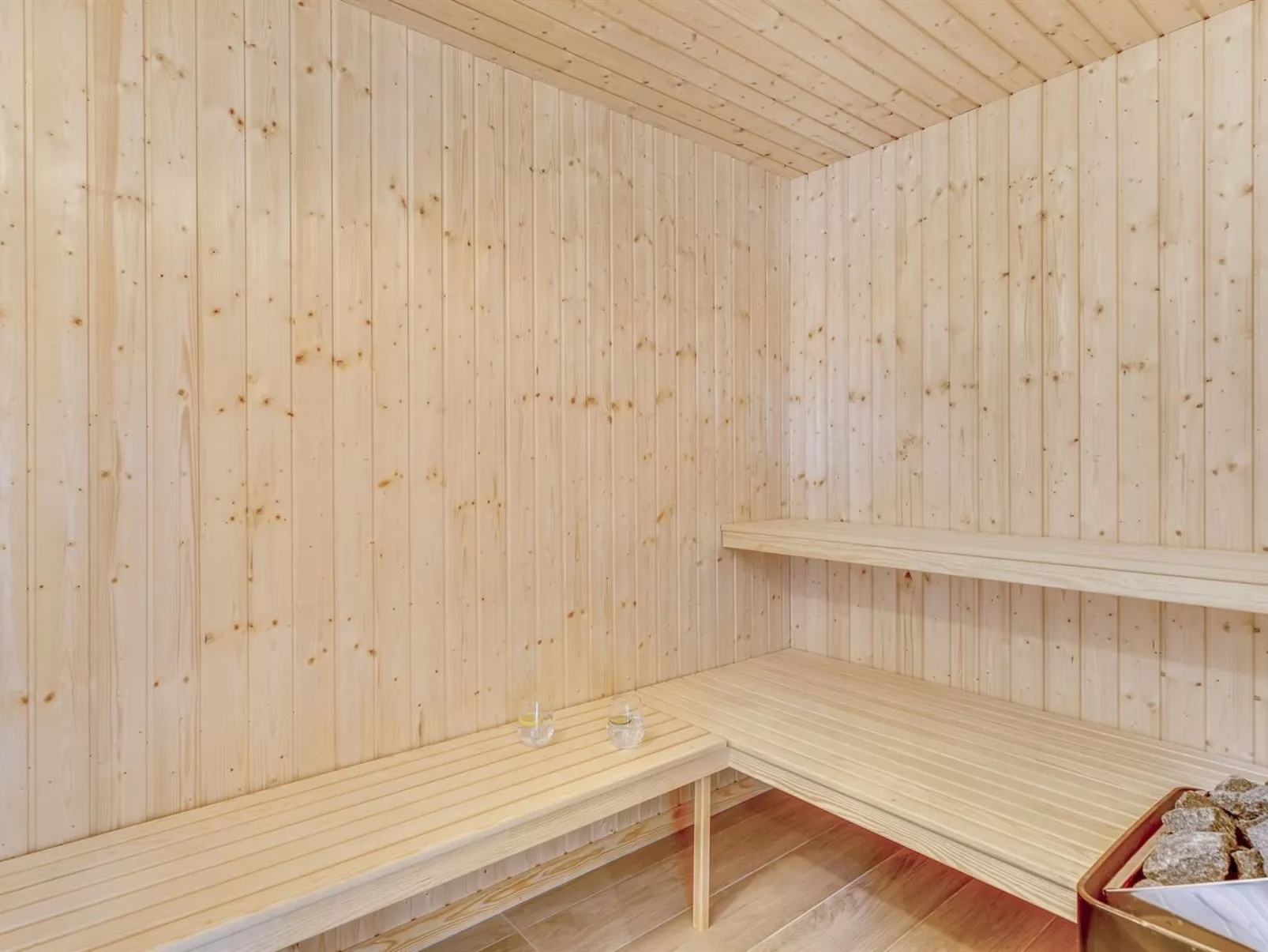 "Swante" -  from the sea-Binnen