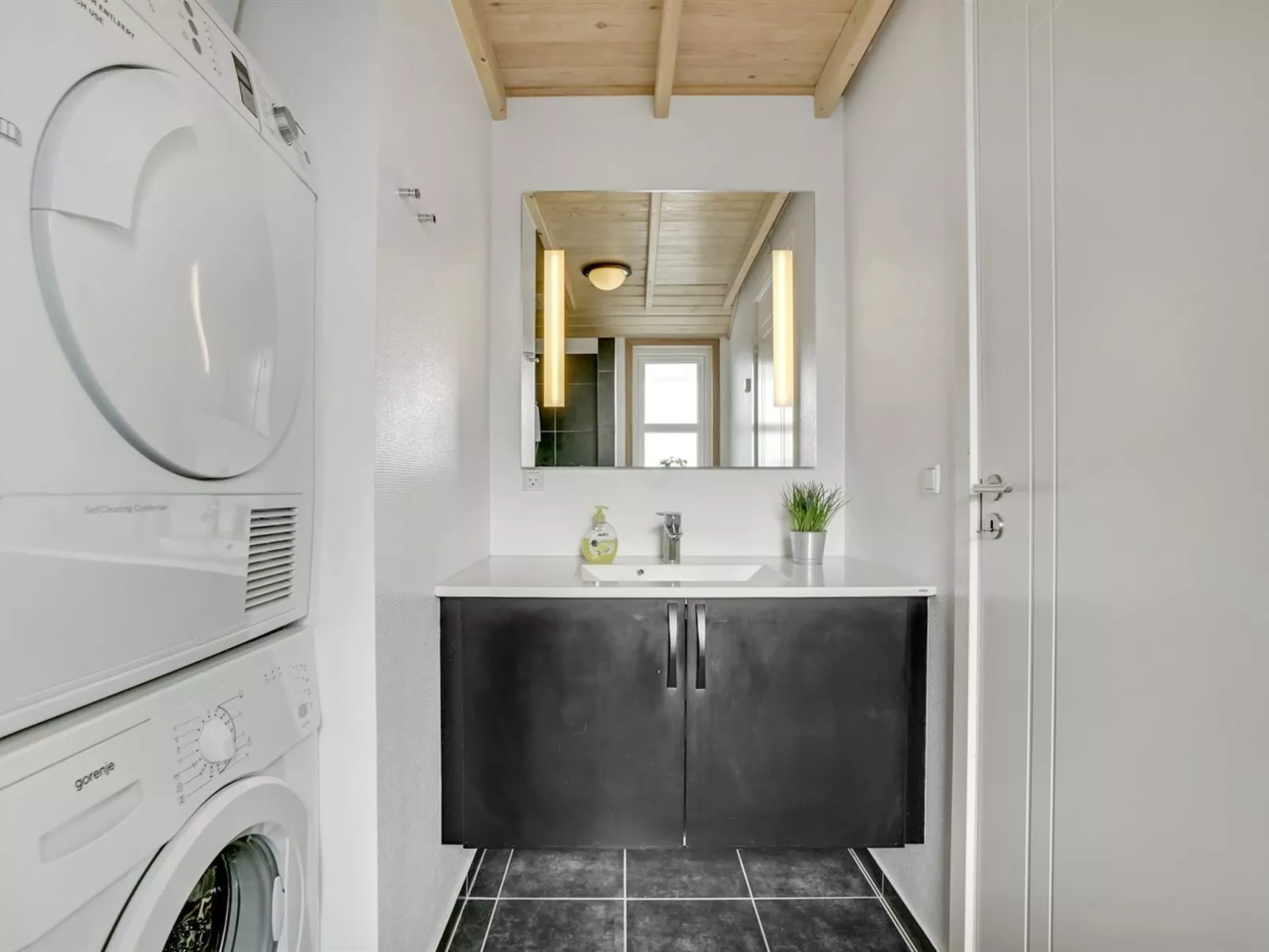 "Haghbarth" - 2.3km from the sea-Binnen