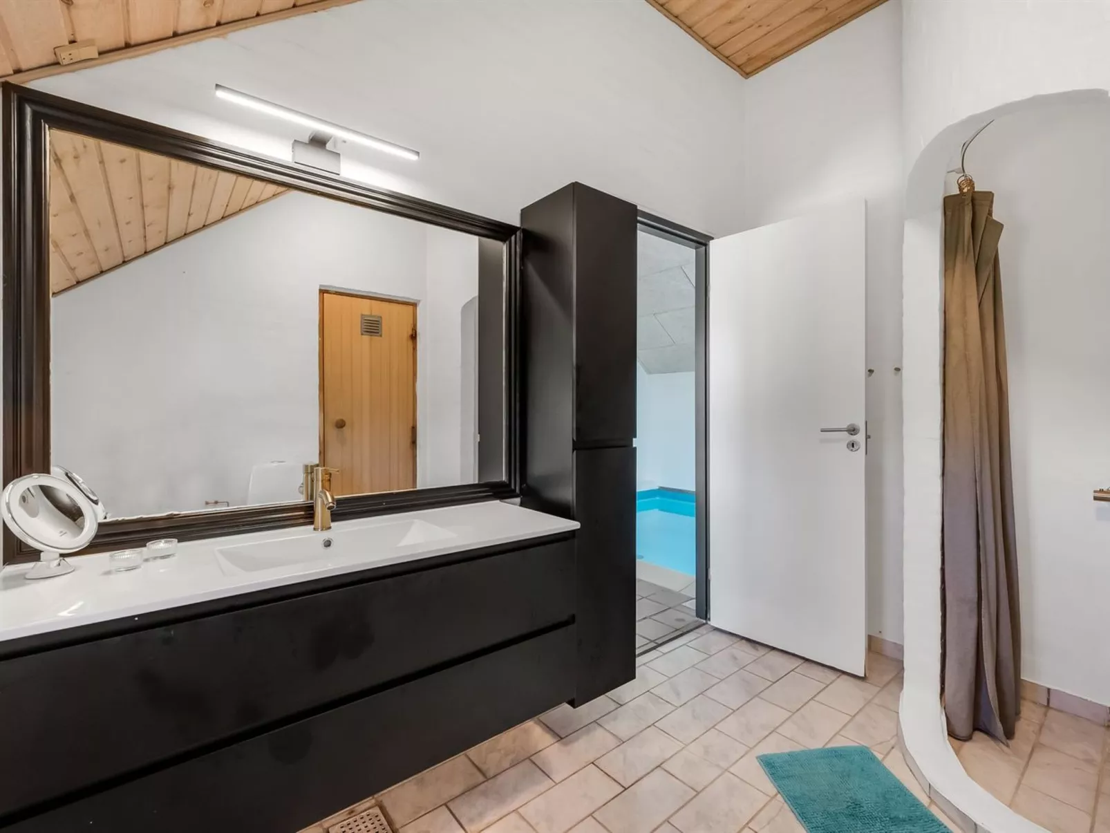 "Aage" - 1.7km from the sea-Binnen