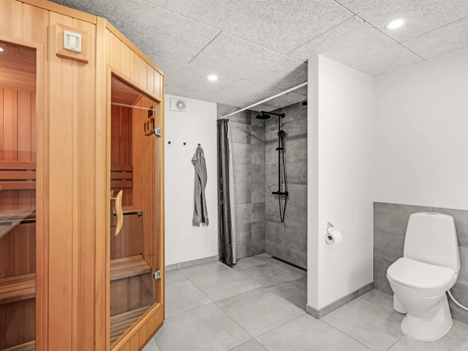 "Germund" - 770m from the sea-Binnen