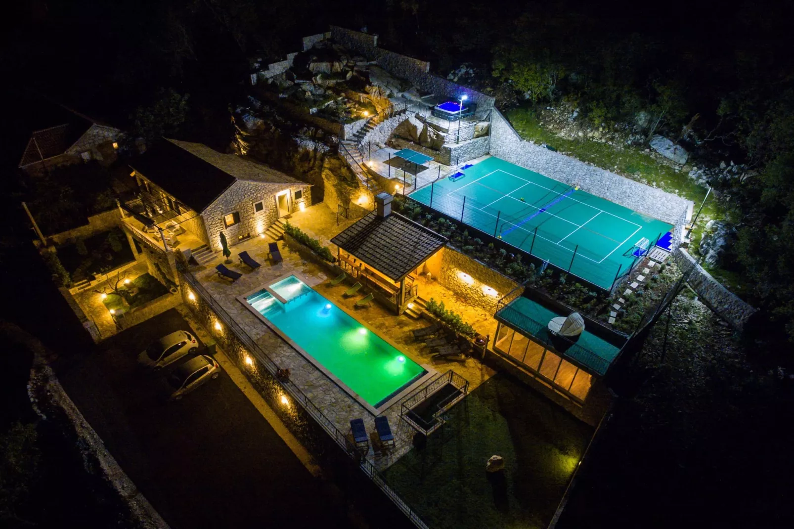 Villa Falcon Rook - Four-Bedroom Villa with Terrace and Swimming Pool-Uitzicht