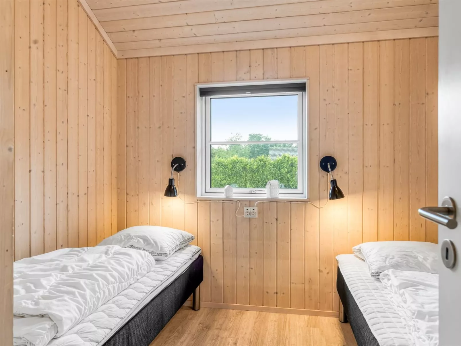 "Bernadine" - 500m from the sea-Binnen