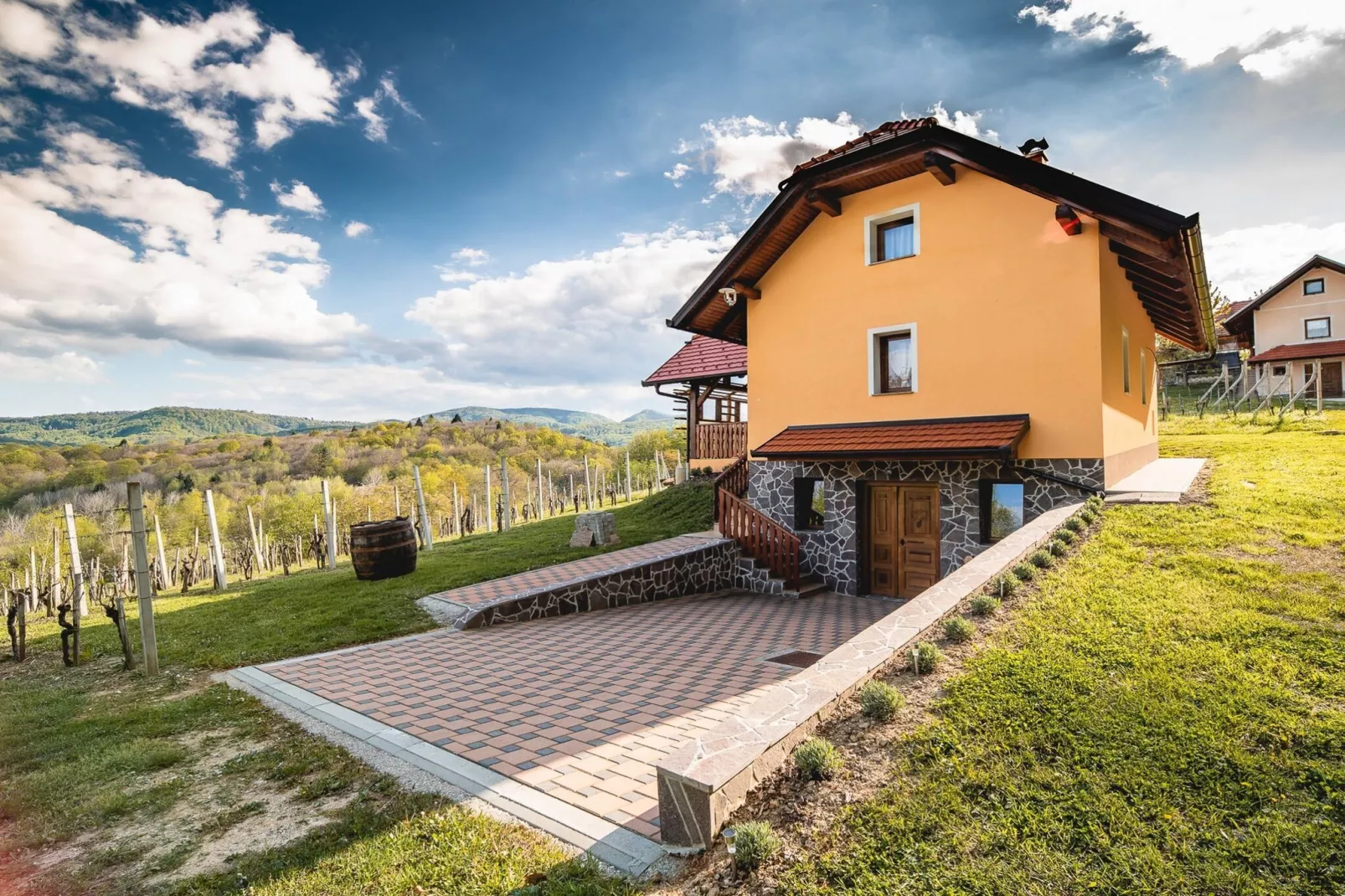 Golden Horizon Holiday Home with Terrace and Garden - One Bedroom Holiday Home with Terrace and Garden-Buitenlucht