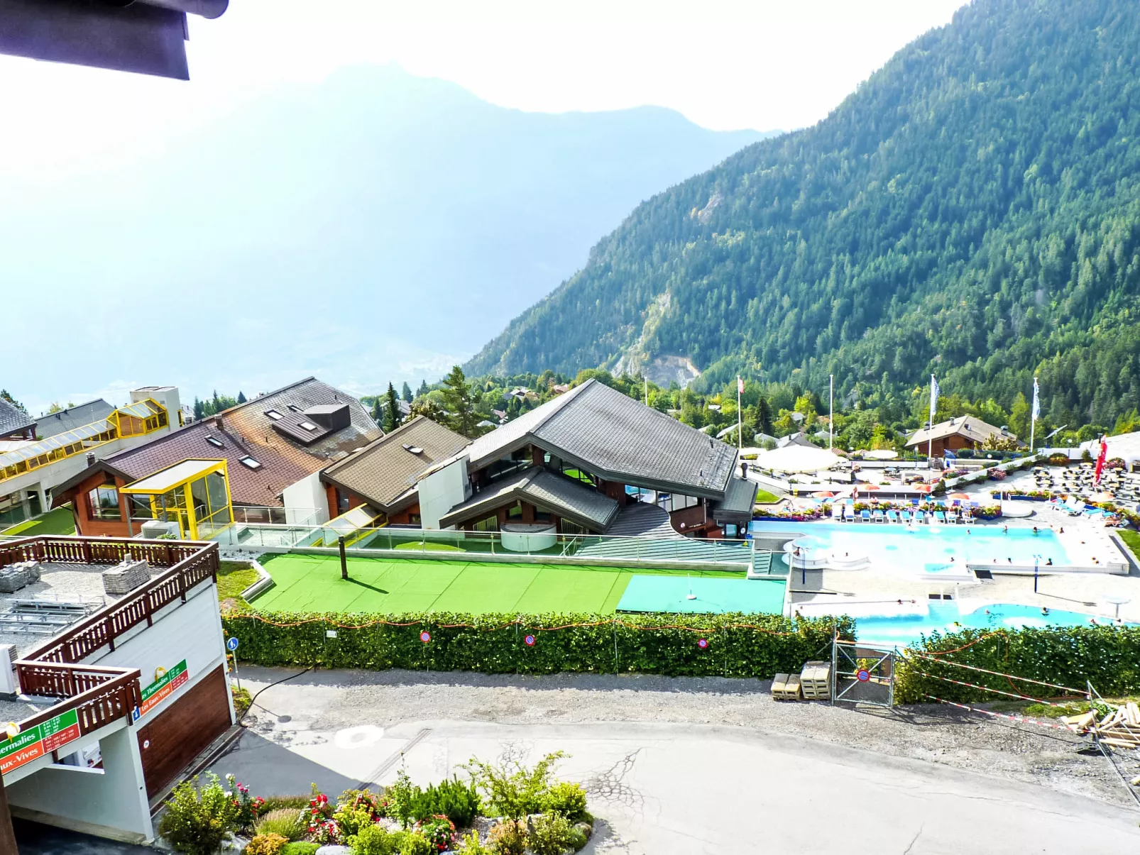 Les Thermalies 202-Buiten