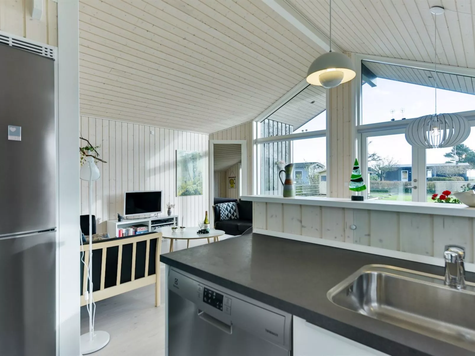 "Sighfrith" - 150m from the sea-Binnen