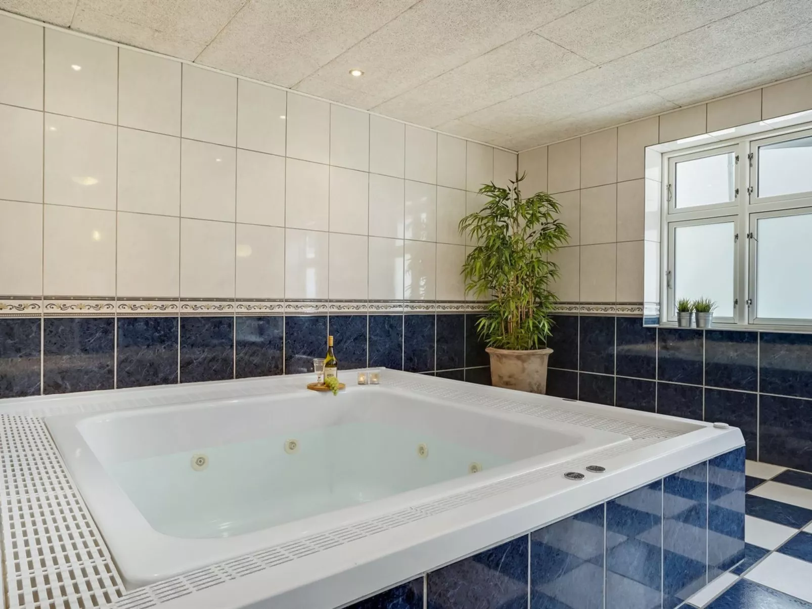 "Eini" - 4.5km from the sea-Binnen