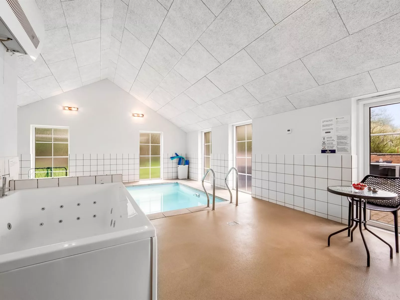 "Benthe" -  from the sea-Binnen