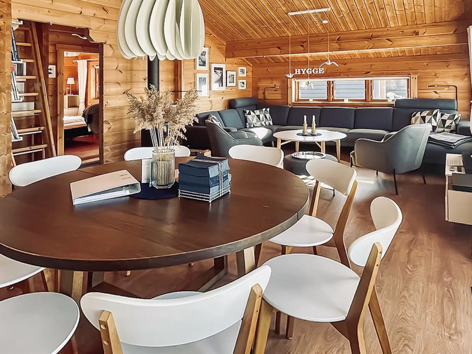 "Stacie" - 10m from the sea-Binnen