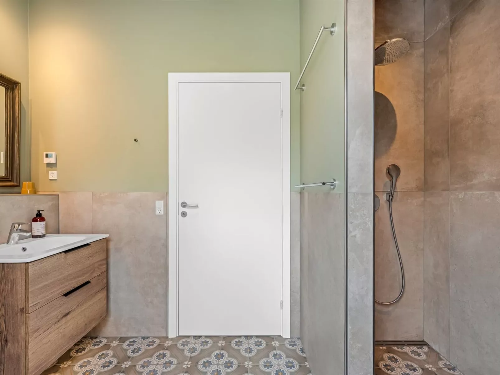 "Antonette" - 1.8km from the sea-Binnen