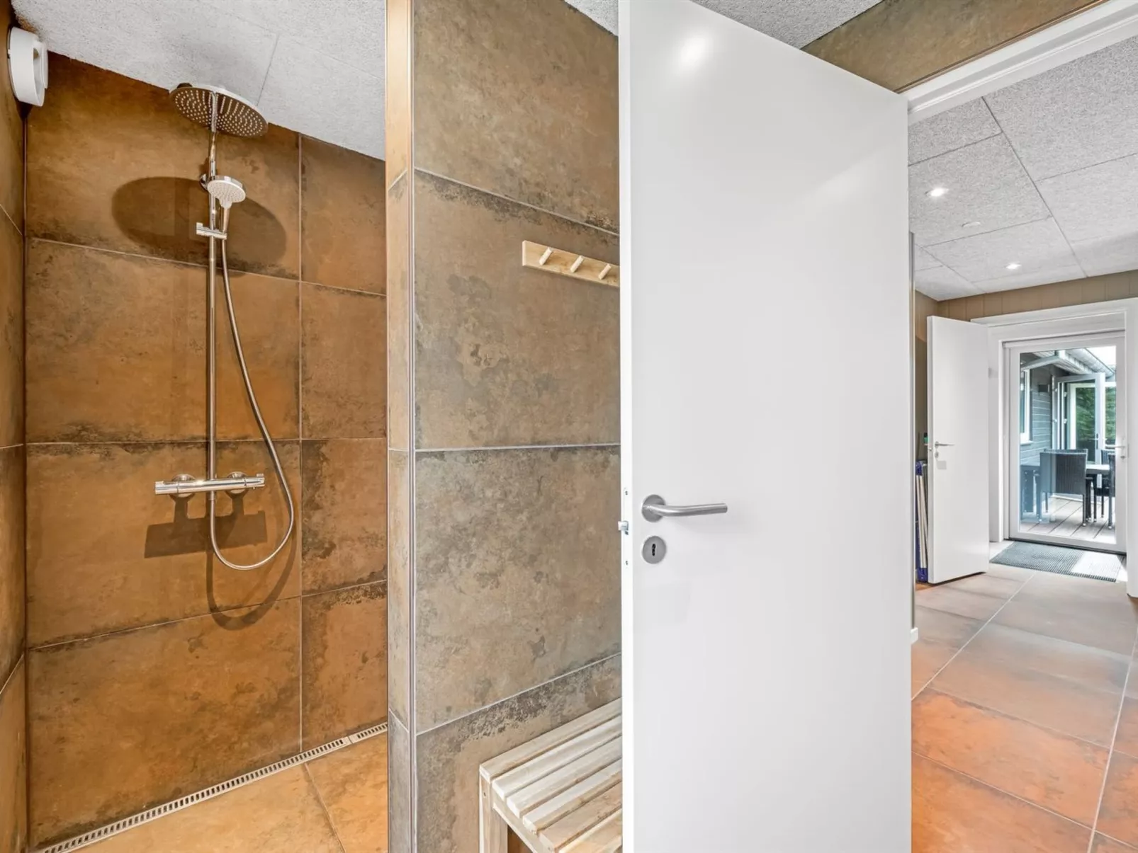 "Baggi" - 900m from the sea-Binnen