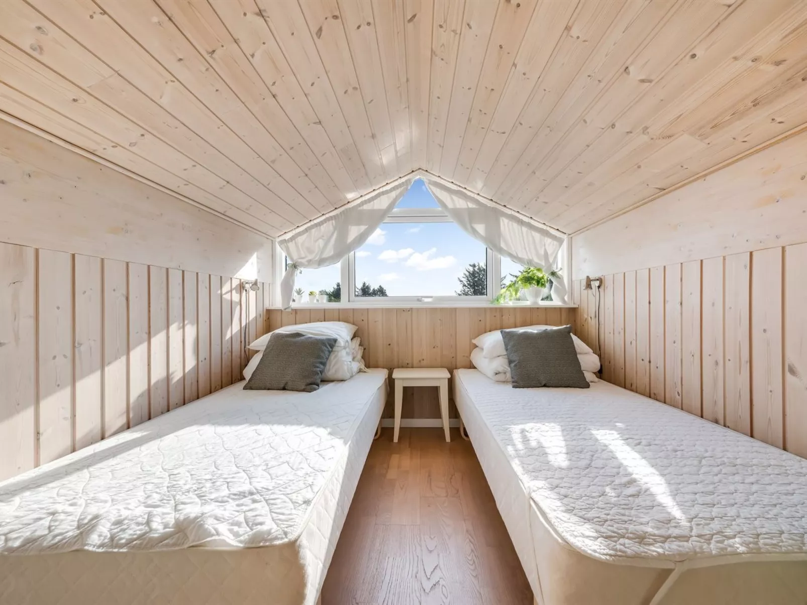 "Kanerva" -  from the sea-Binnen