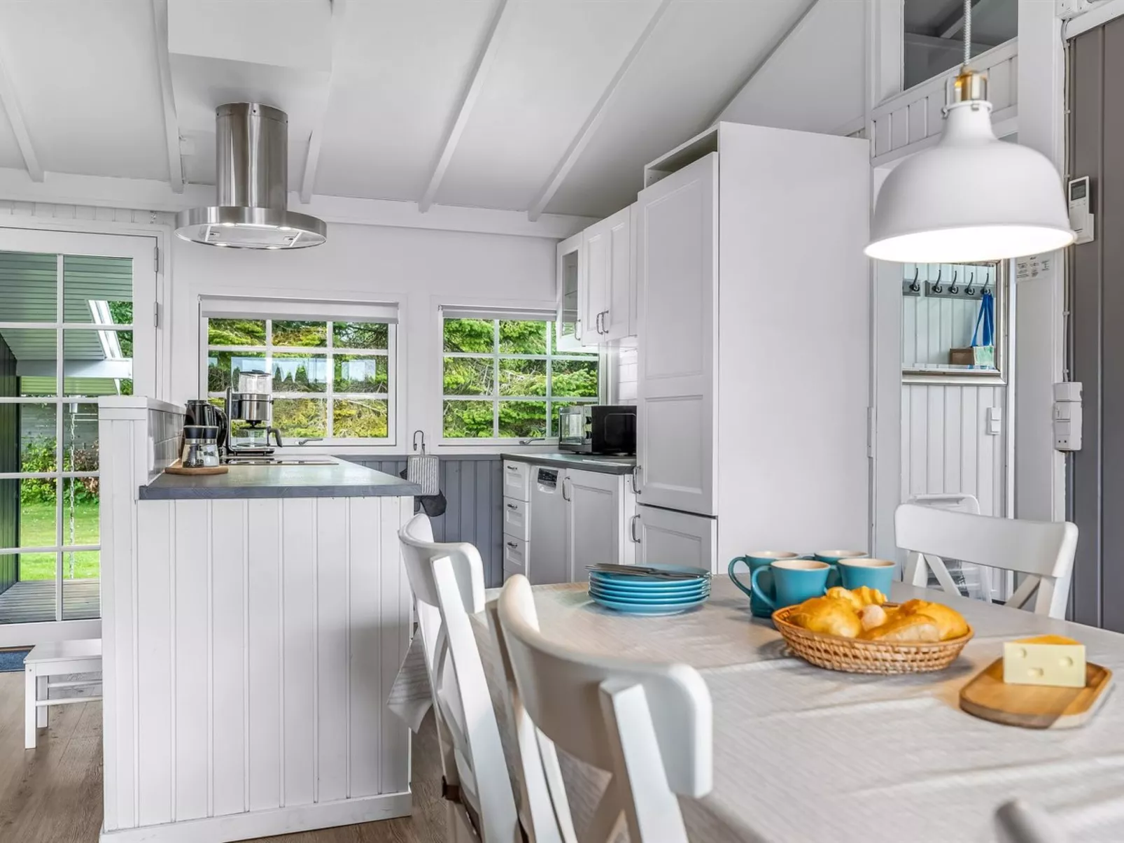 "Effy" - 600m from the sea-Binnen