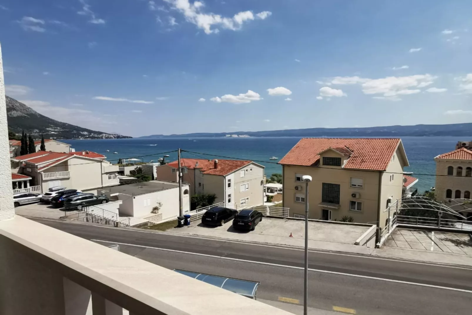Three Bedroom Apartment with Terrace and  Sea View-Terras