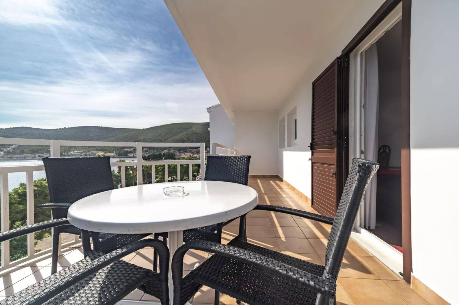 Hotel Issa - Double Room Sea View 11 - Terrasbalkon