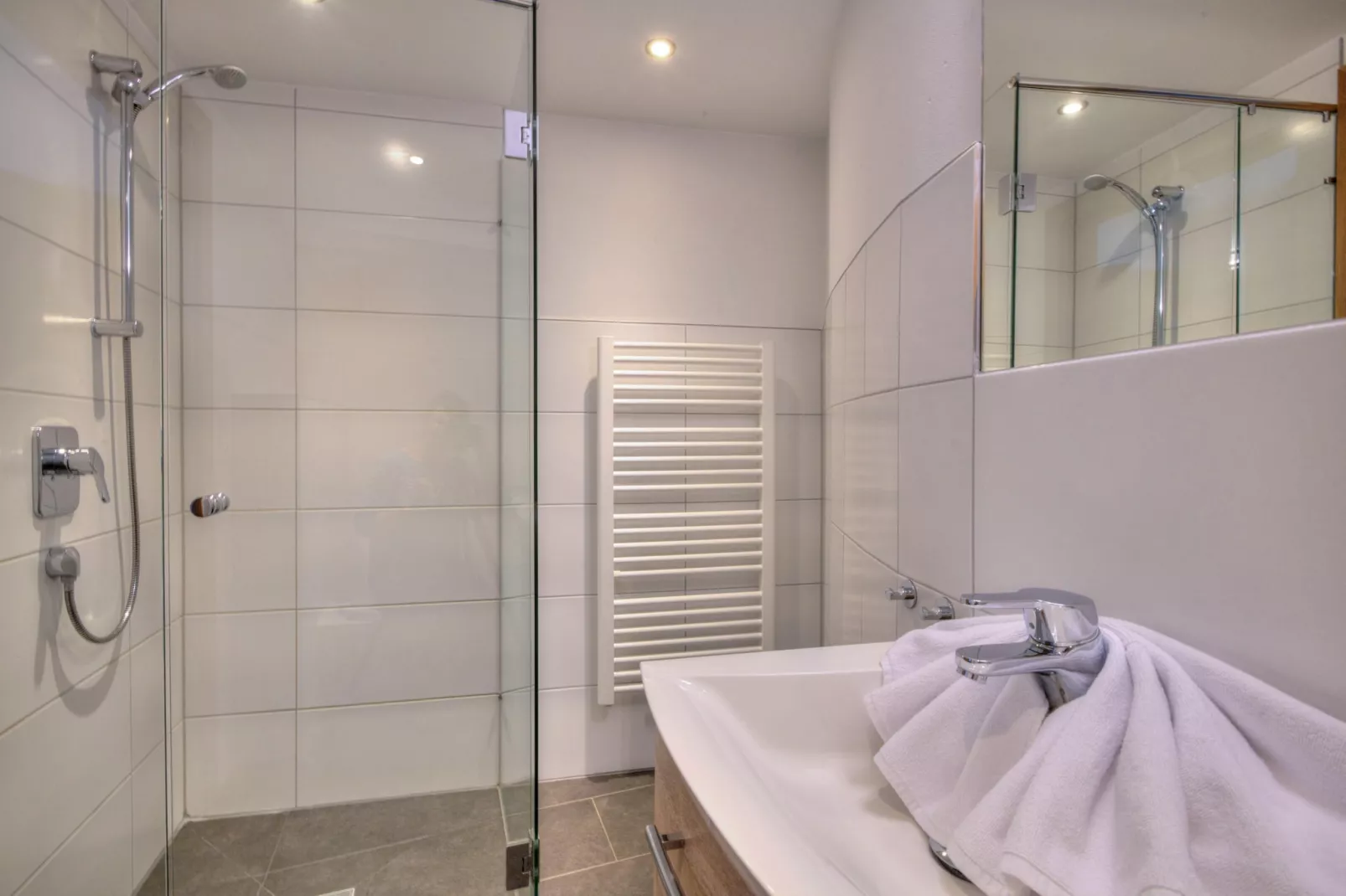 Brunner Apartment Top 3-Badkamer