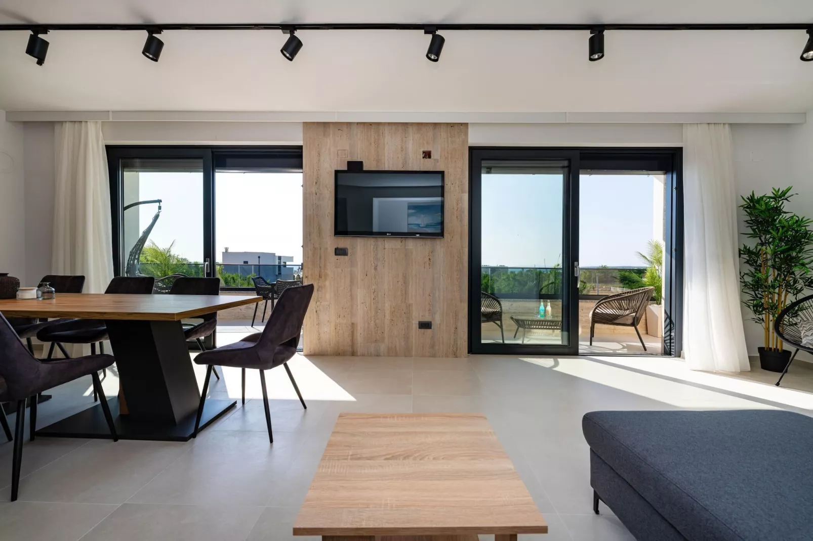 Sea view apartment LaMag-Woonkamer