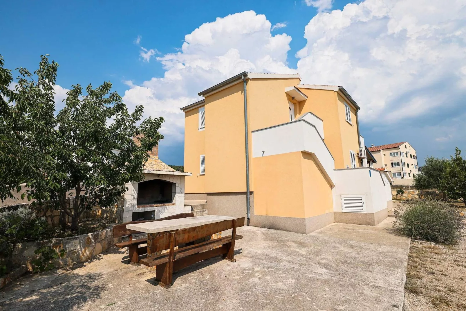 Holiday home Nekic-Tuinen zomer