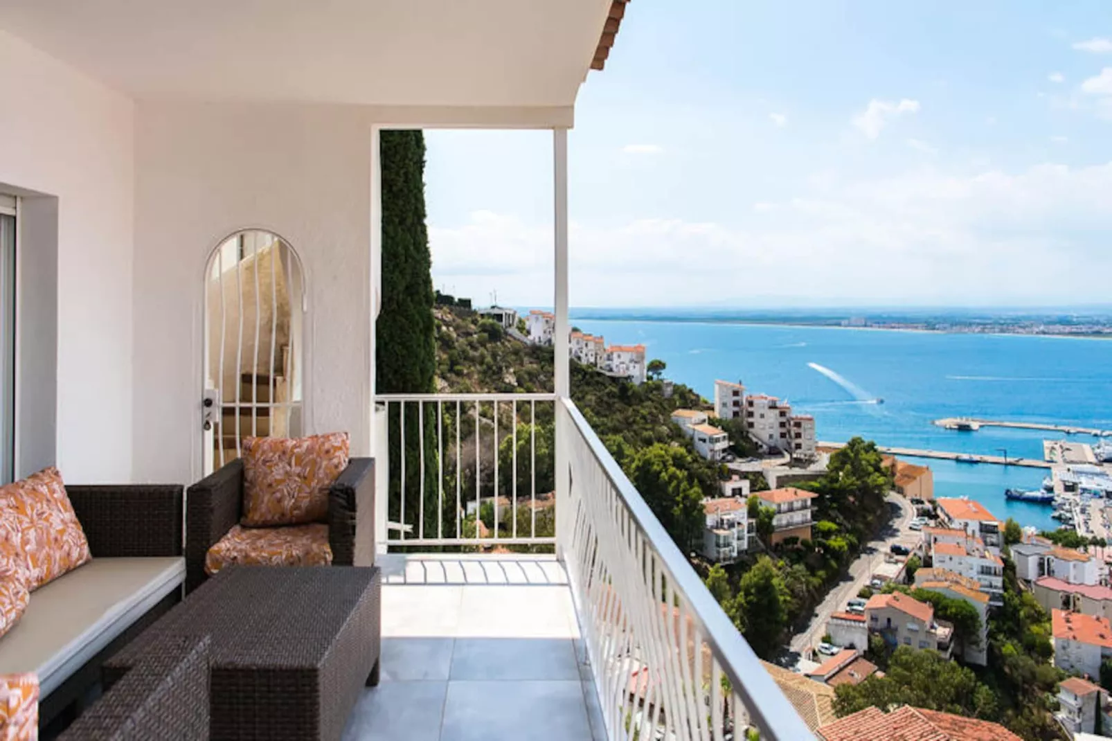 Maison à Roses-Niet-getagd