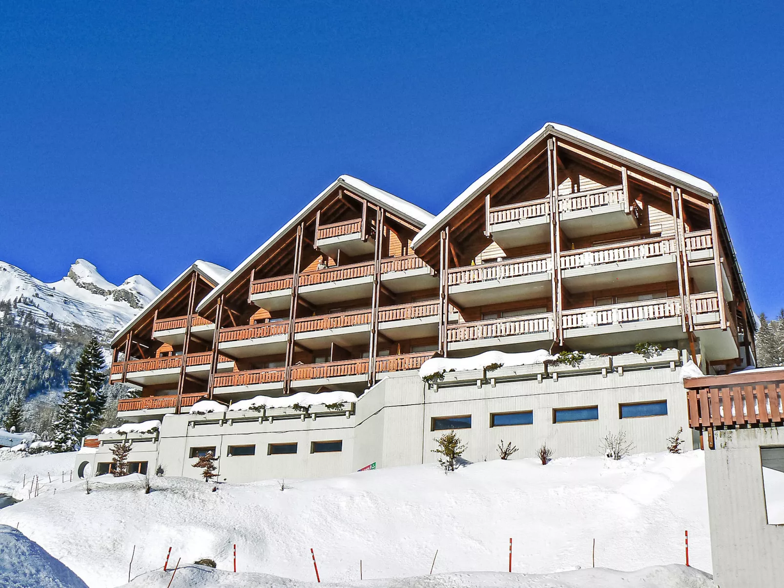 Les Thermalies 202-Buiten