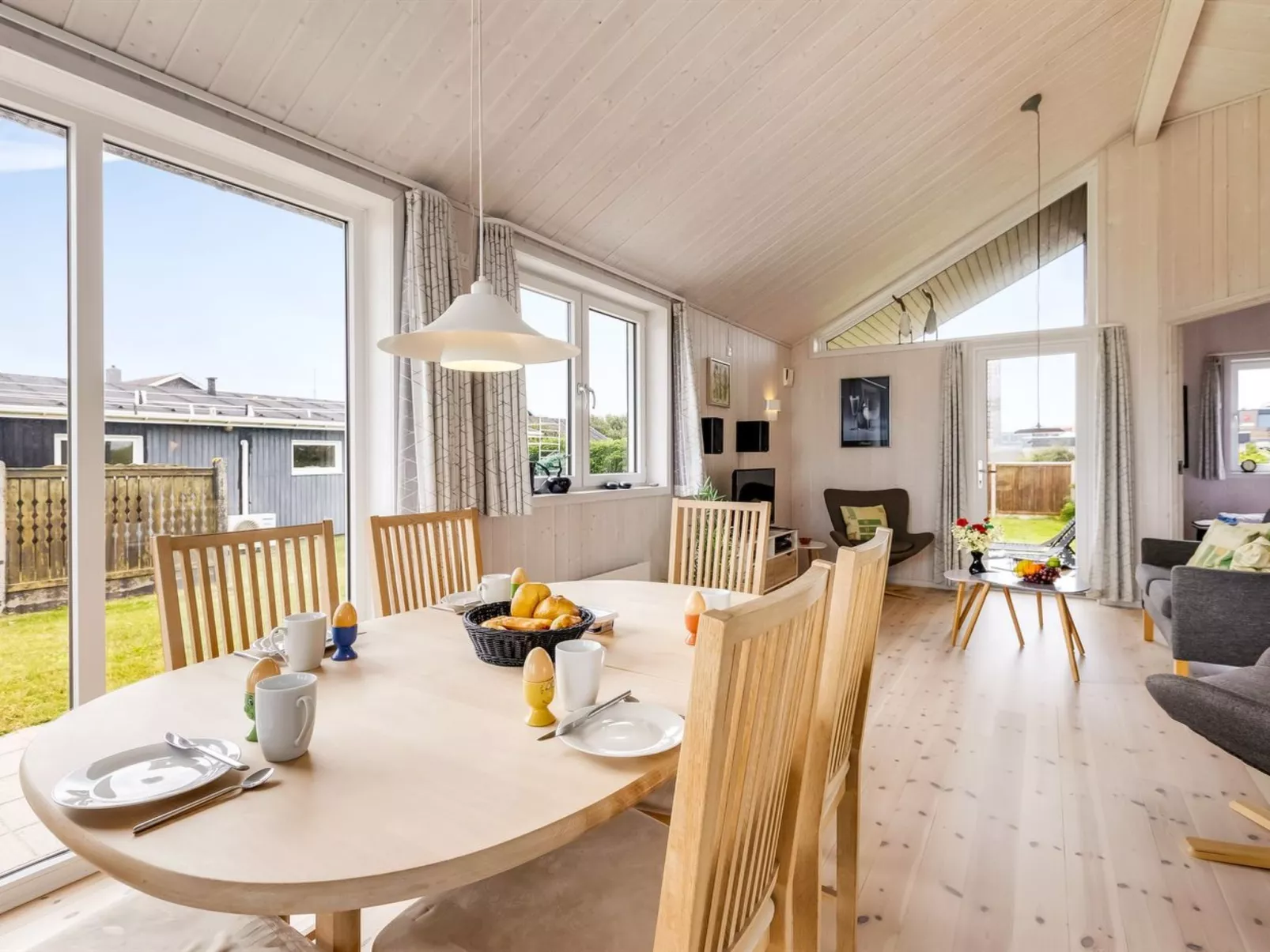 "Mara" -  from the sea-Binnen