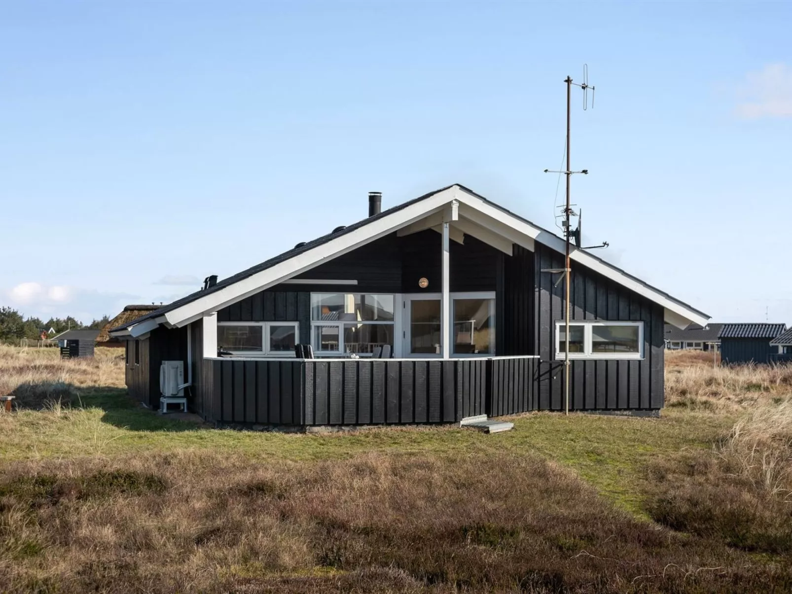 "Durita" - 600m to the fjord-Buiten