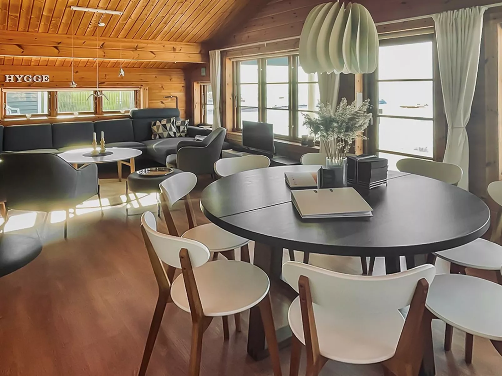 "Stacie" - 10m from the sea-Binnen