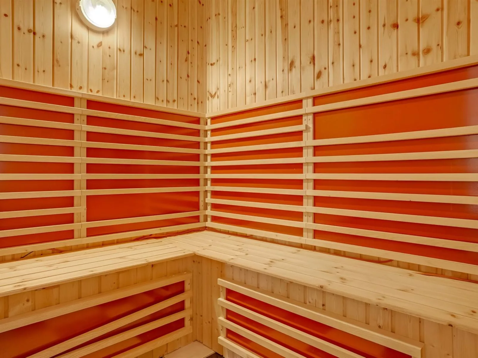 "Edine" - 4.5km from the sea-Binnen