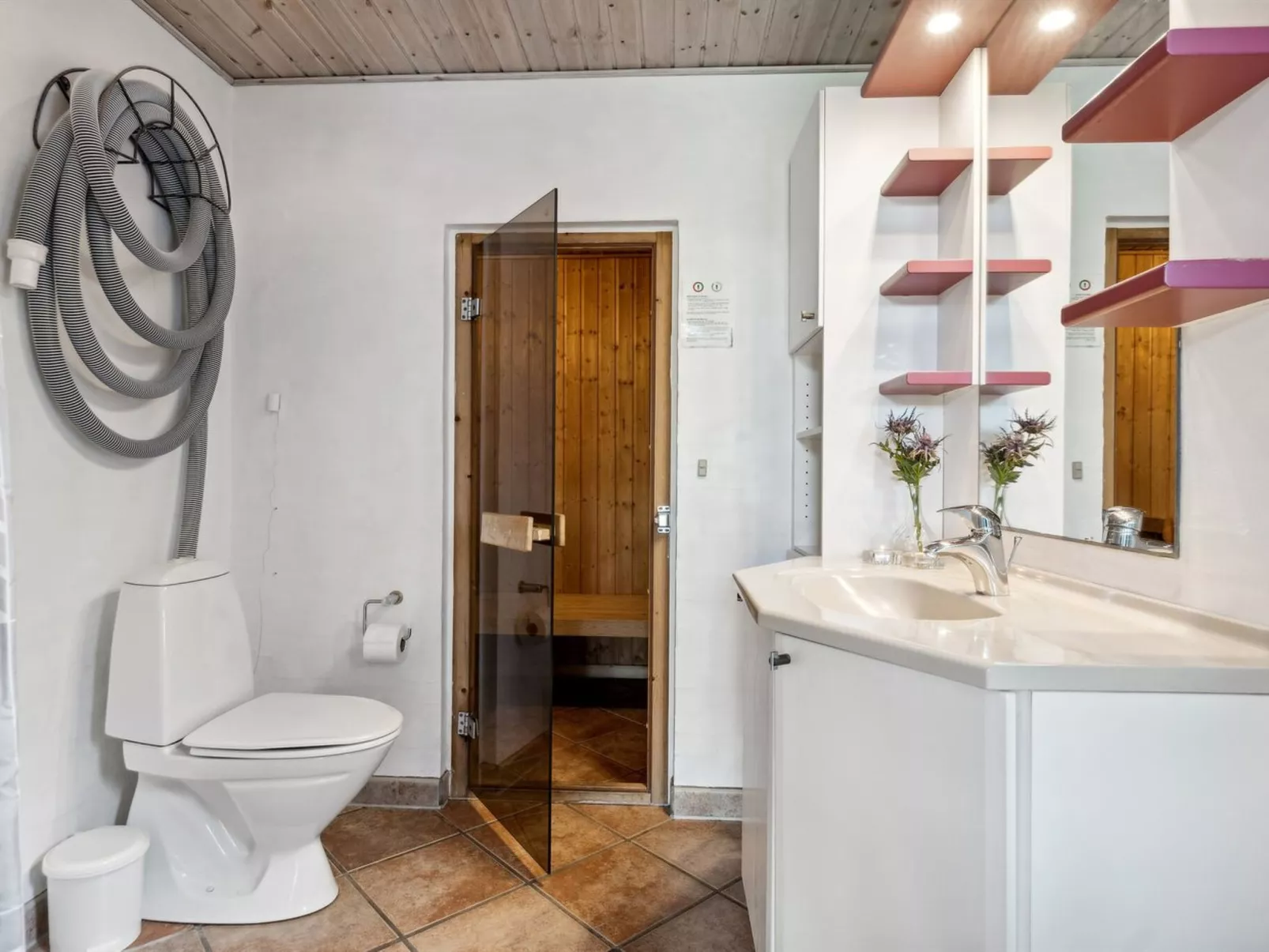 "Alrune" - 800m from the sea-Binnen