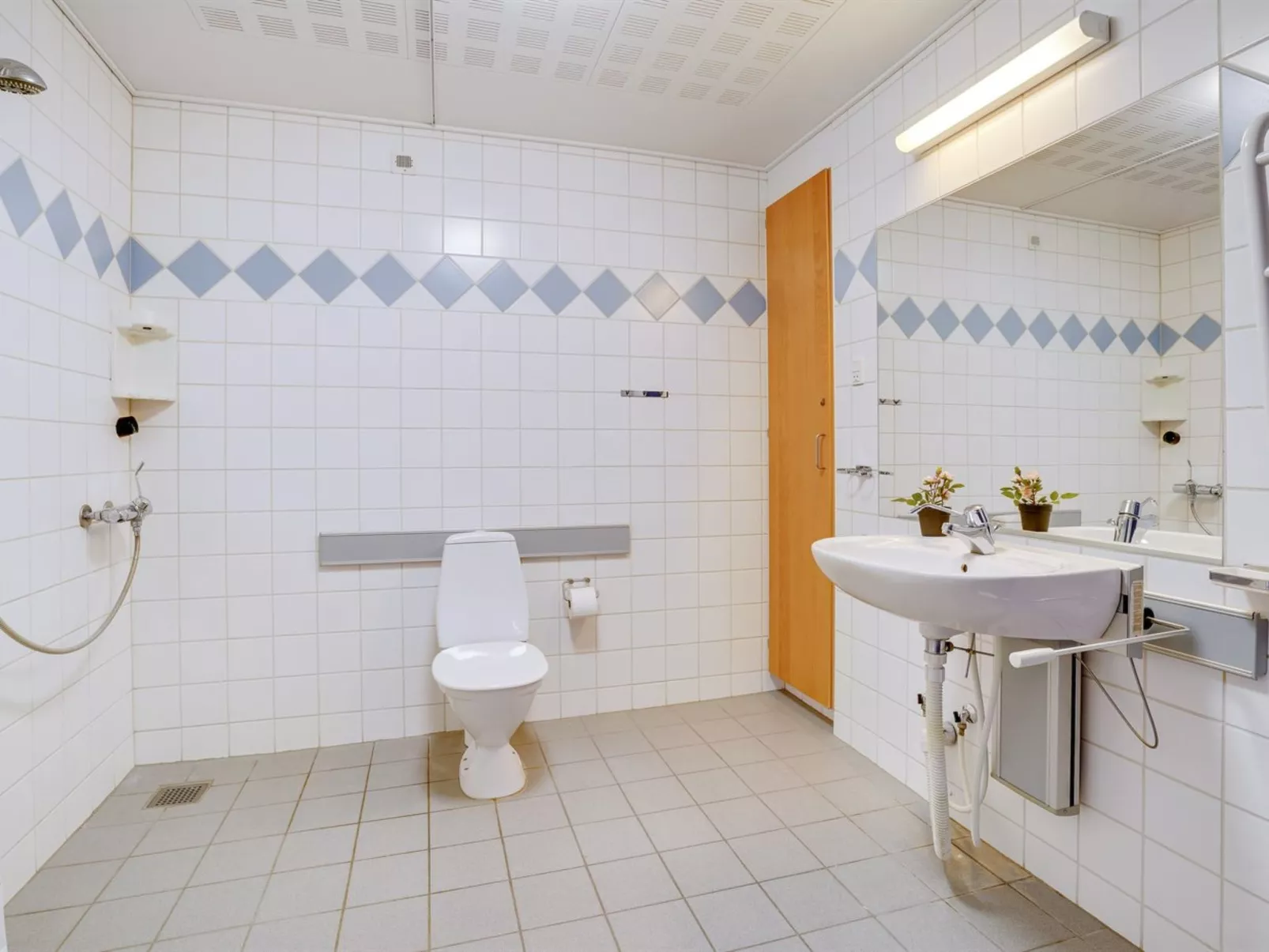 "Martinus" - 5.5km from the sea-Binnen