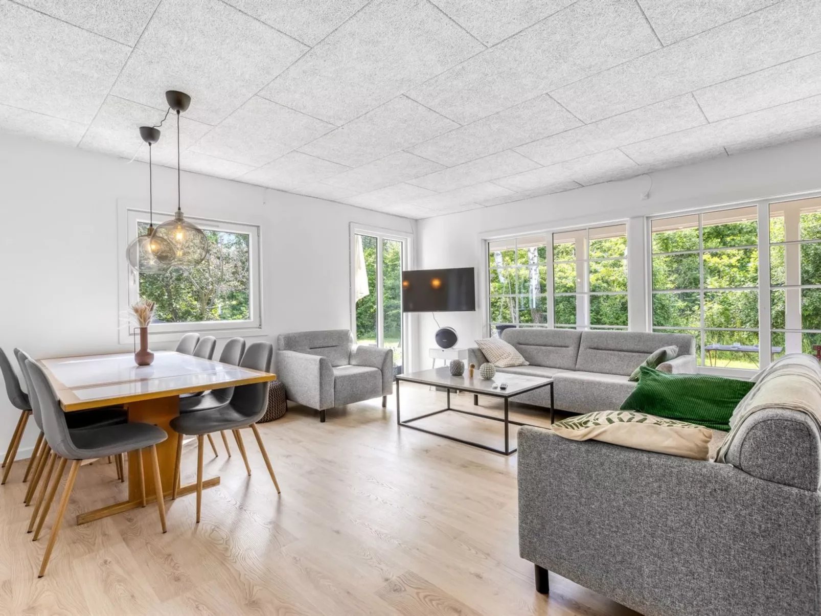 "Anabela" -  from the sea-Binnen