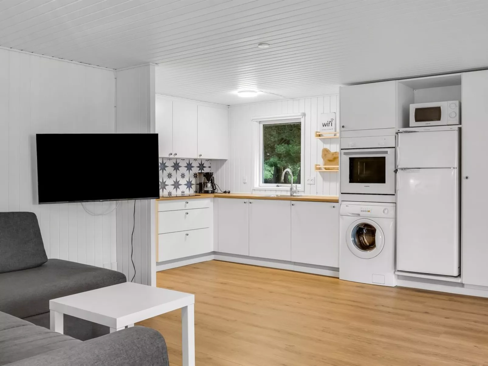 "Knud" - 2.5km from the sea-Binnen