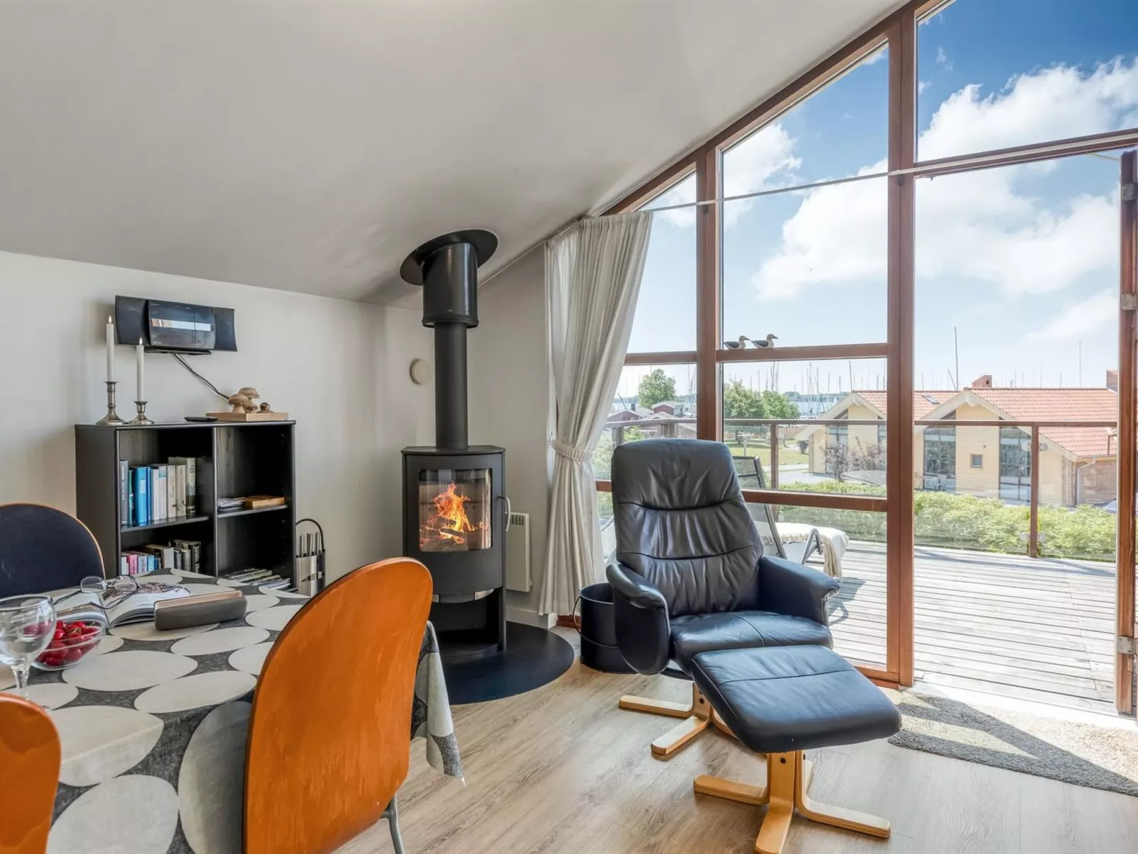 "Era" - 100m from the sea-Binnen