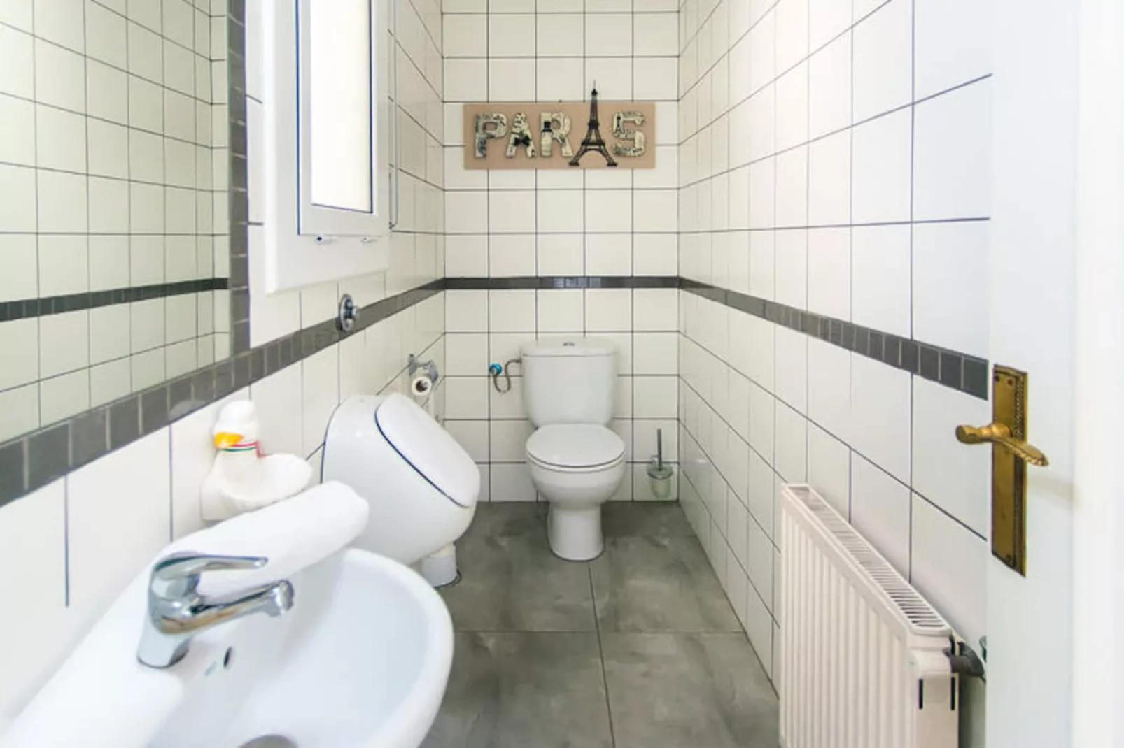 Maison à Roses-Niet-getagd