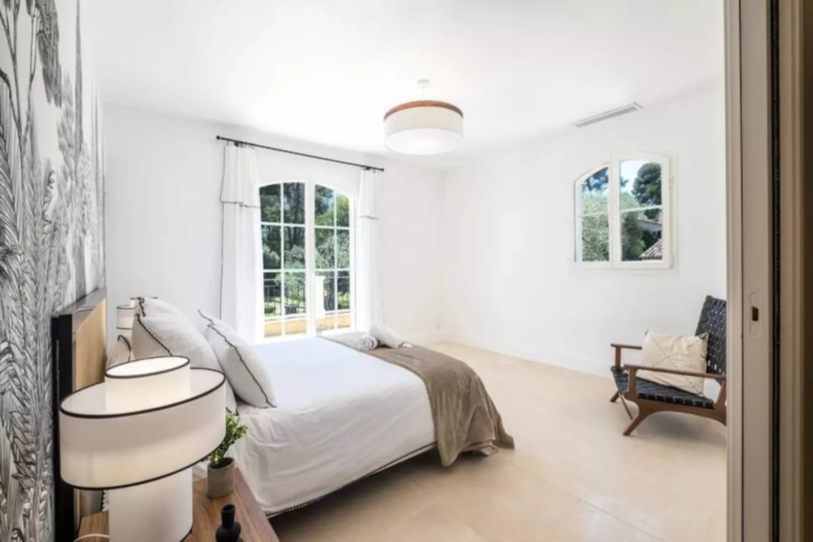 Résidence Bijou De 280m2 Et Piscine à Débordement Au Calme Absolu-Niet-getagd