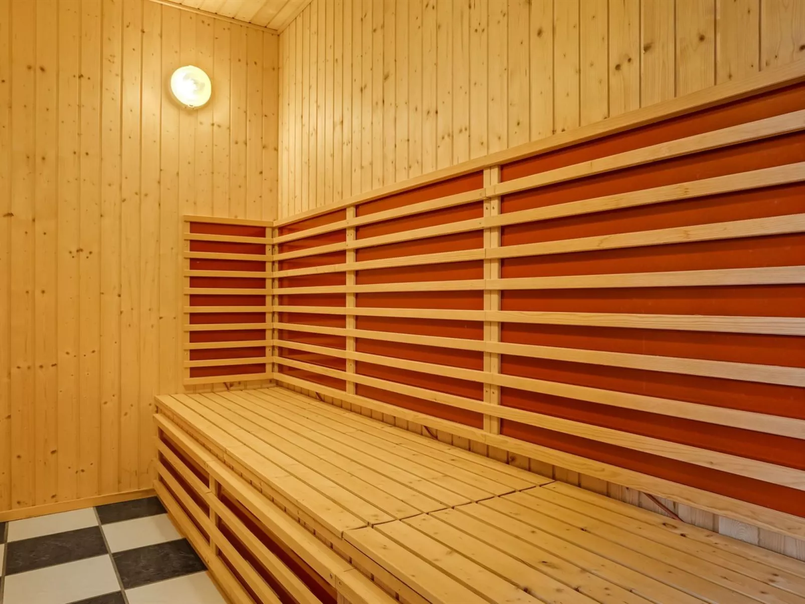 "Eini" - 4.5km from the sea-Binnen