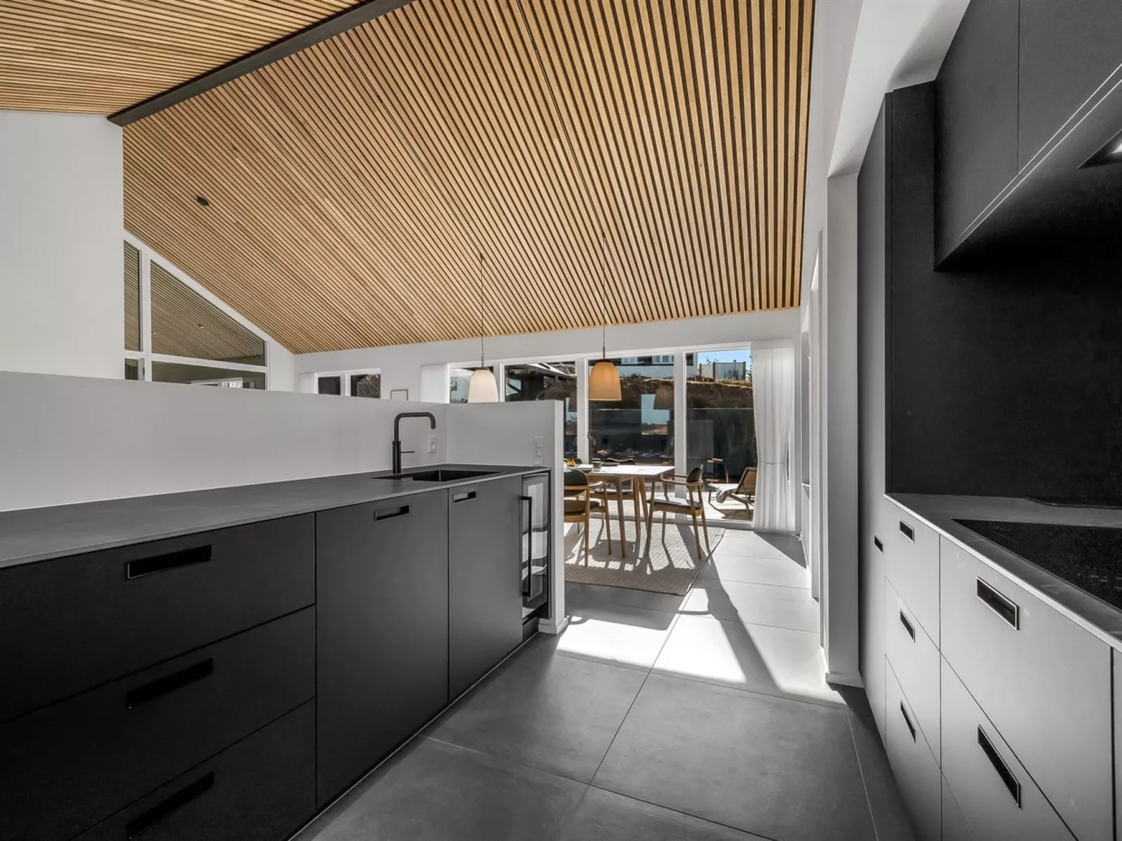 "Maximiliane" -  from the sea-Binnen