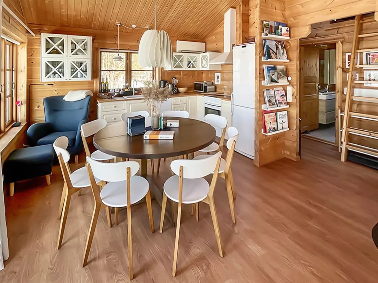 "Stacie" - 10m from the sea-Binnen