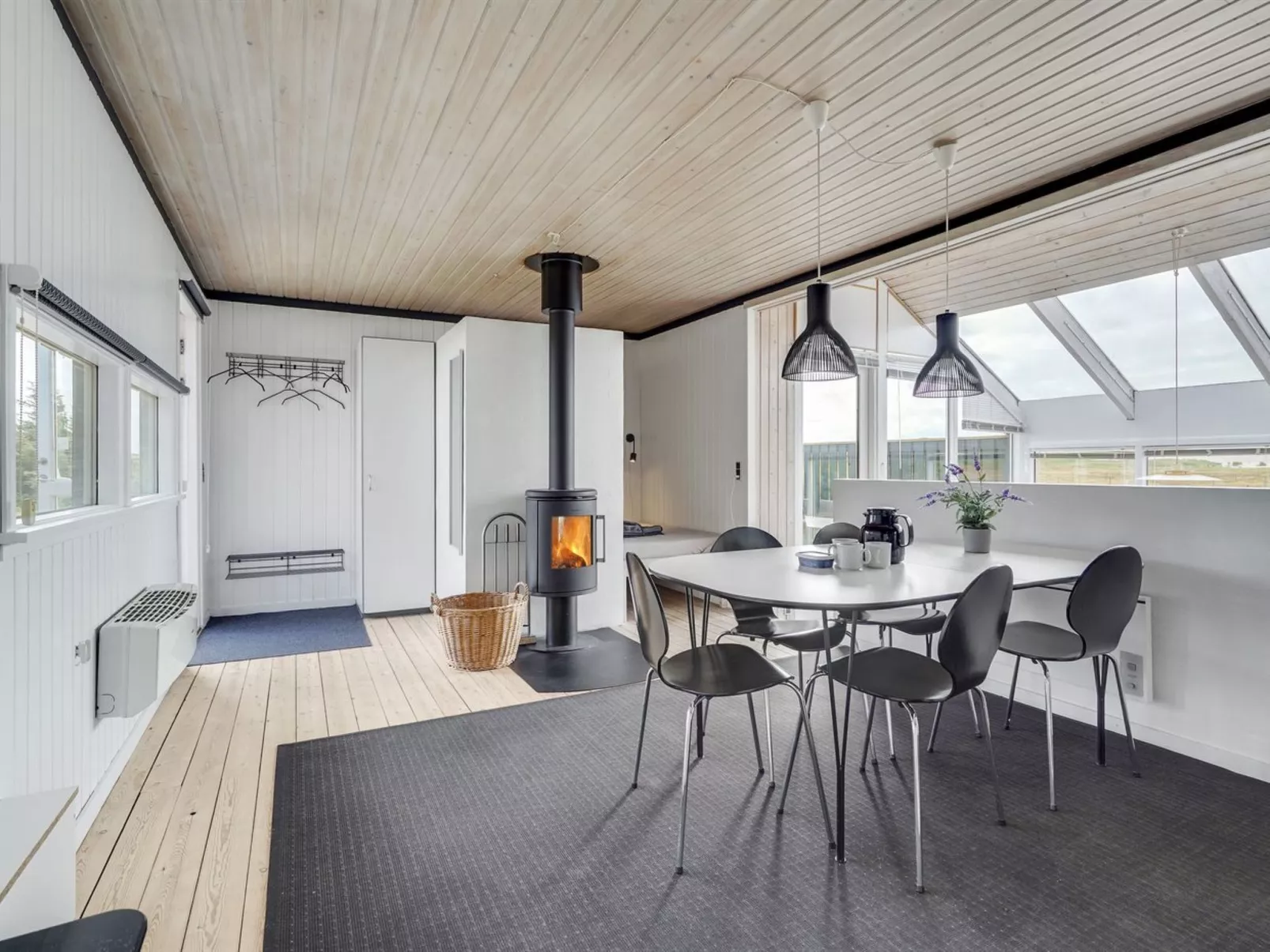 "Anthonette" -  from the sea-Binnen