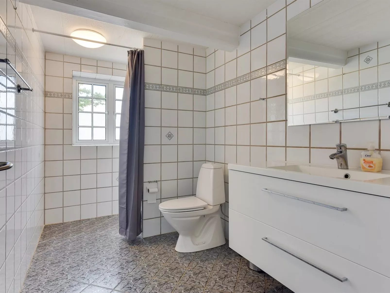 "Alitta" - 27km from the sea-Binnen