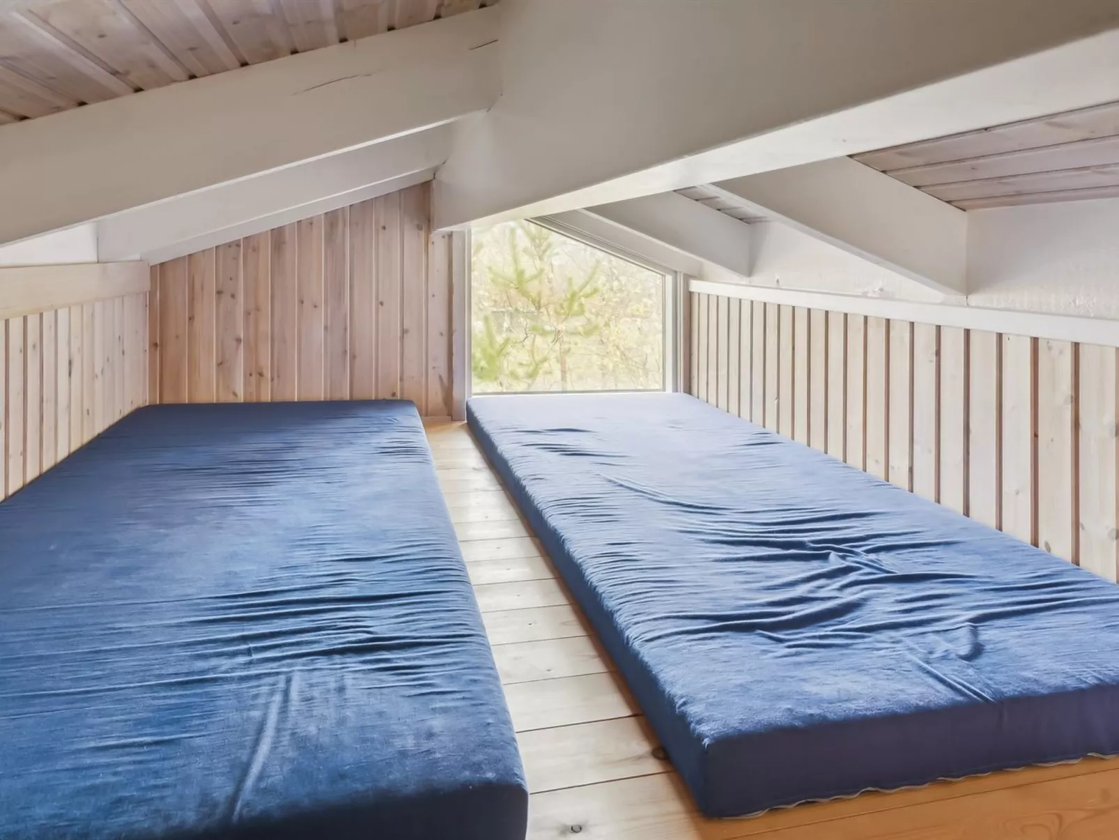 "Alvy" - 200m from the sea-Binnen