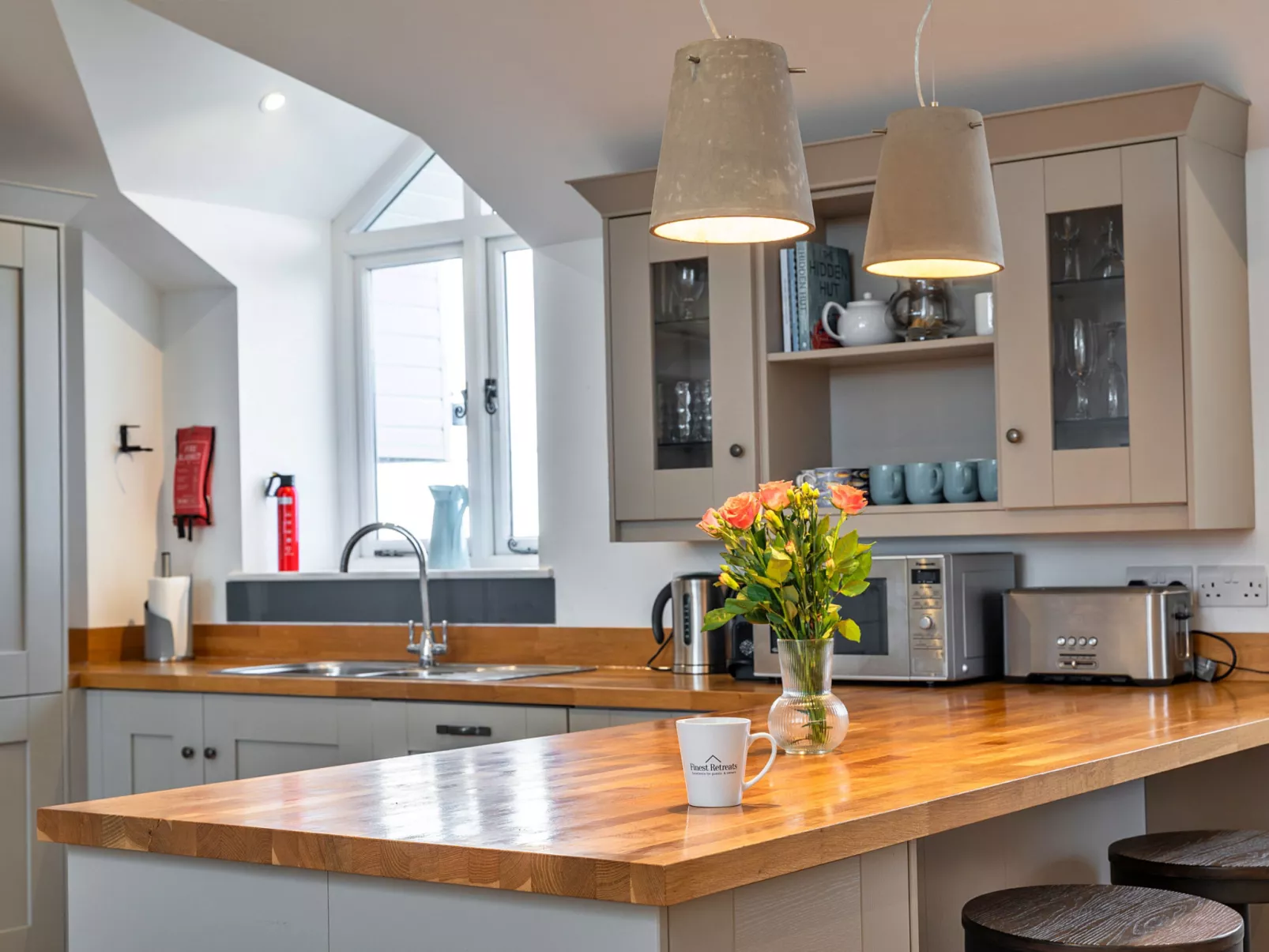 Dingles Cottage-Binnen