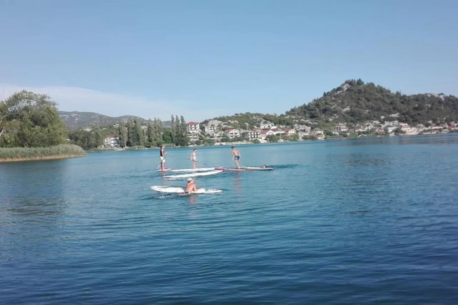 One-Bedroom Apartment With Lake View-Uitzicht