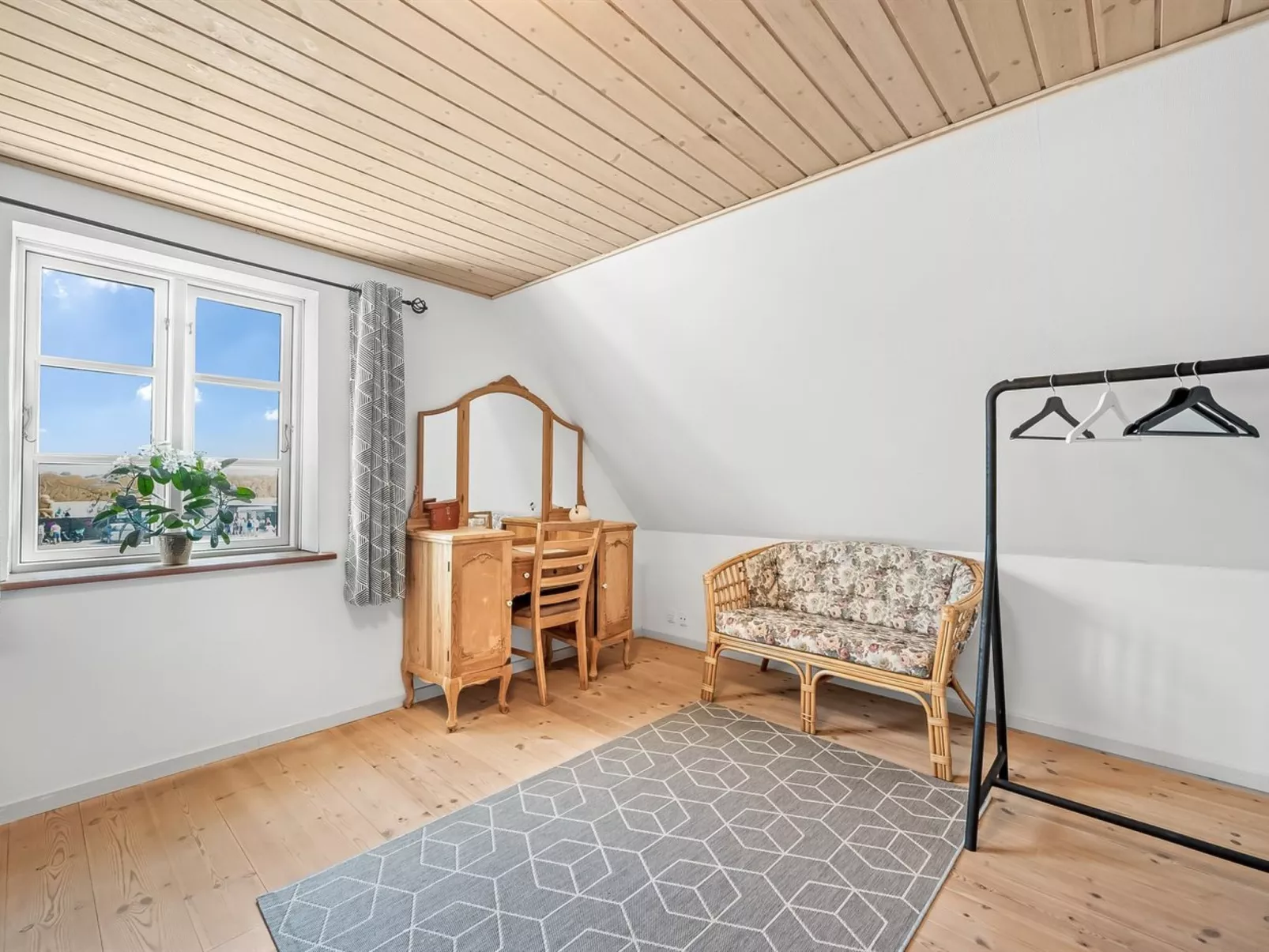 "Urte" -  from the sea-Binnen