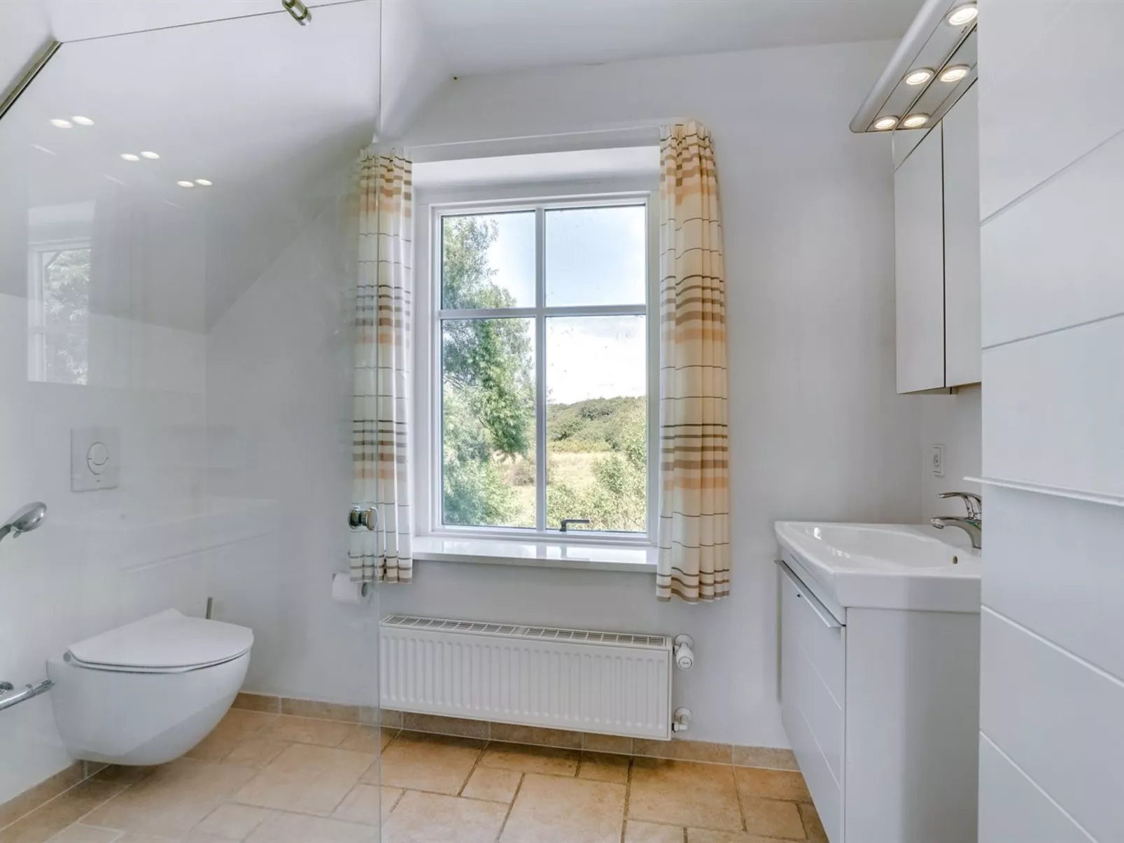 "Jeppe" - 50m to the fjord-Binnen