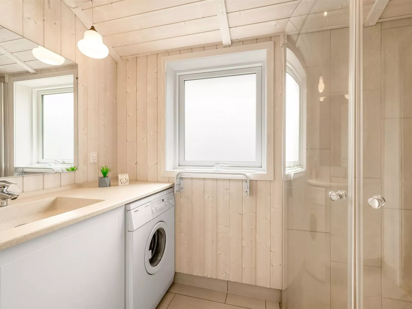 "Tanna" - 330m to the fjord-Binnen