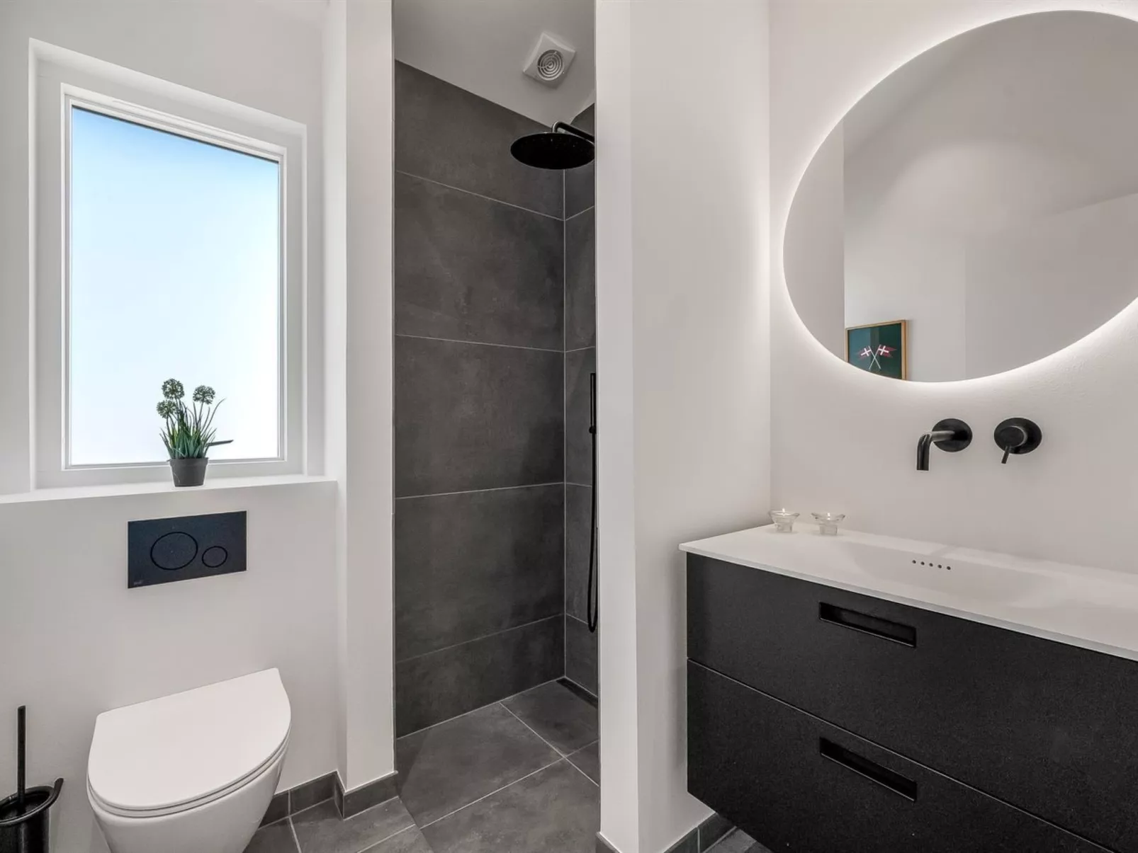 "Maximiliane" -  from the sea-Binnen